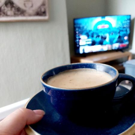 Comfy 4 Bed Home Away From Home コヴェントリー エクステリア 写真