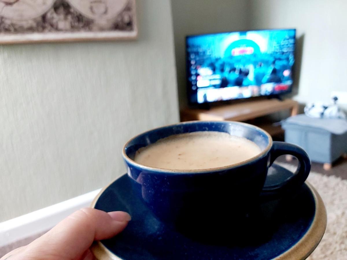 Comfy 4 Bed Home Away From Home コヴェントリー エクステリア 写真