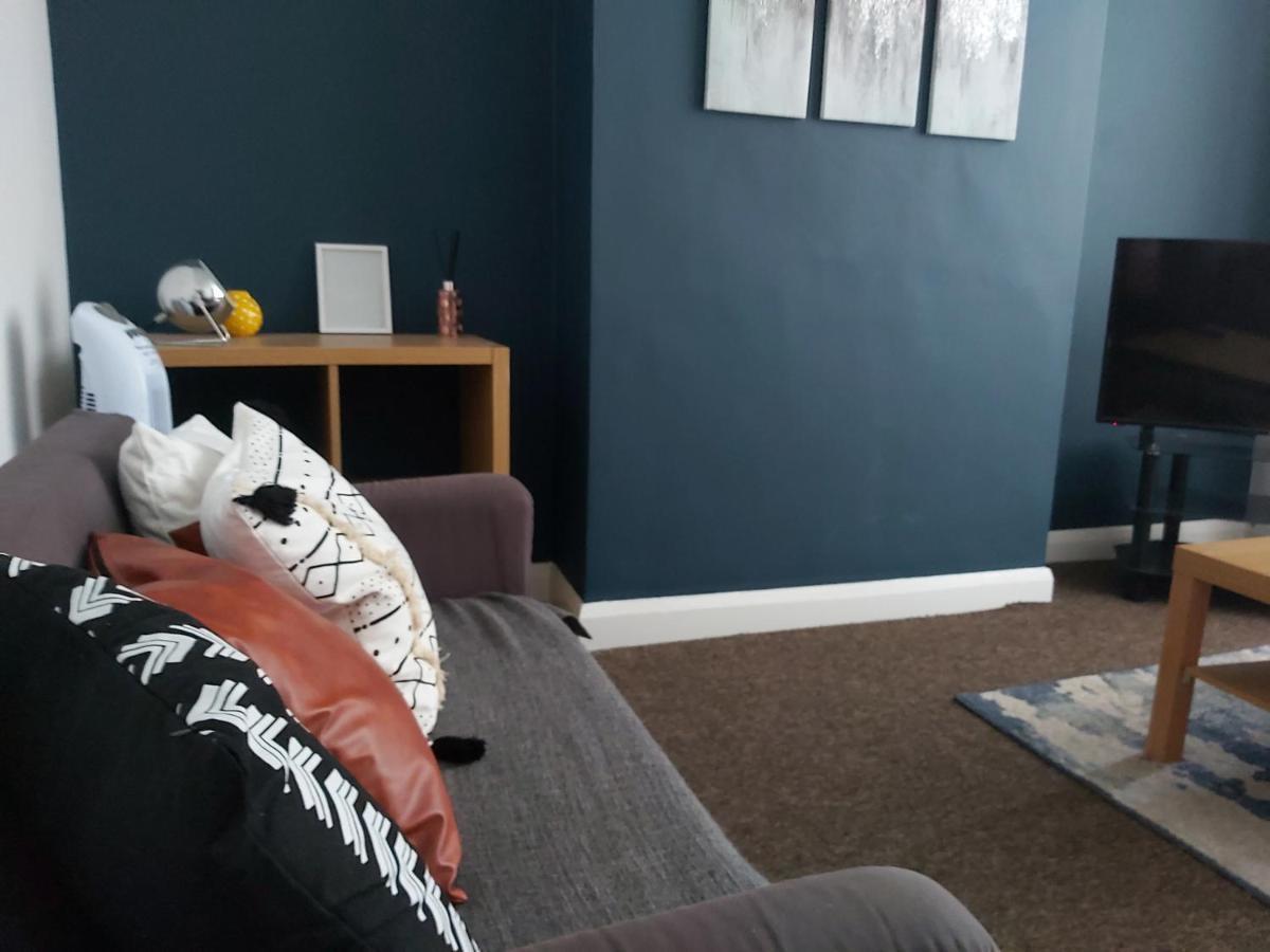 Comfy 4 Bed Home Away From Home コヴェントリー エクステリア 写真